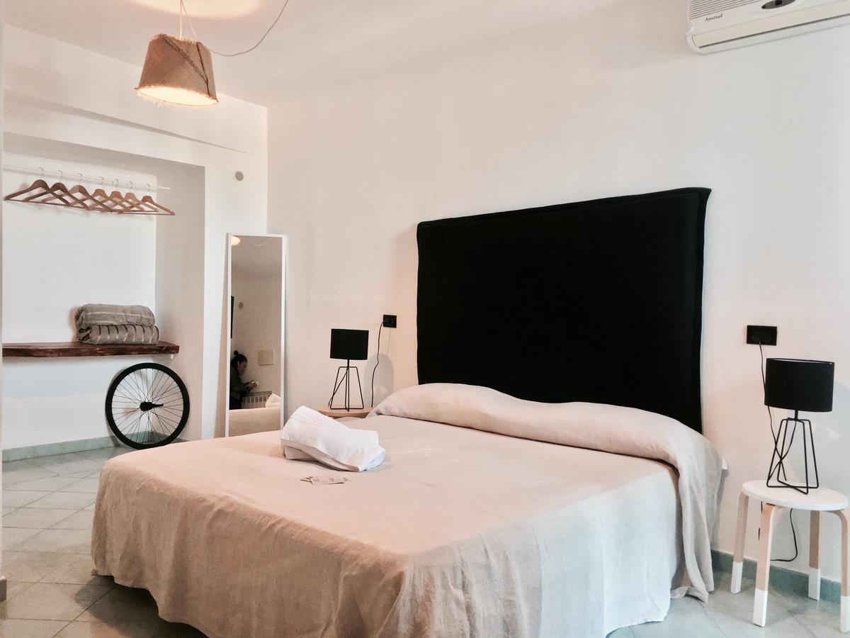 Black Market Hotel Іскія Екстер'єр фото